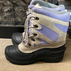 Ranger Waterproof Suede and Rubber Size 10 women’s insulated